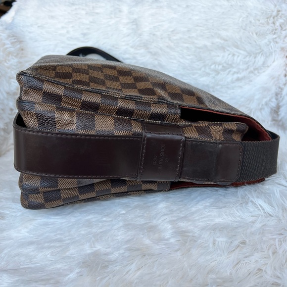 Authentic Louis Vuitton Damier Ebene Naviglio Crossbody - Picture 5 of 11
